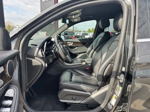 Used 2020 Mercedes-Benz GLC 300 4MATIC image 22