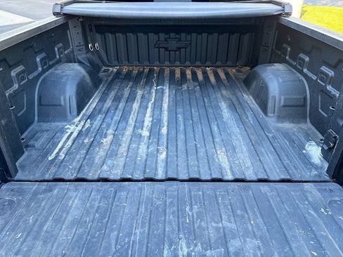 Used 2025 Chevrolet Silverado 1500 LT AWD/4WD image 25