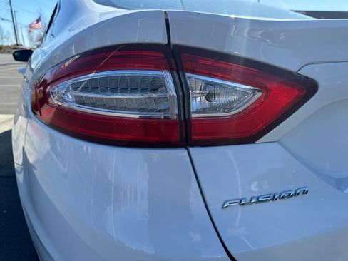 Used 2013 Ford Fusion S FWD image 9