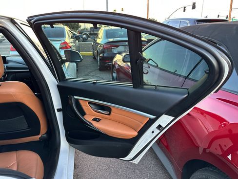 Used 2018 BMW 330e image 26