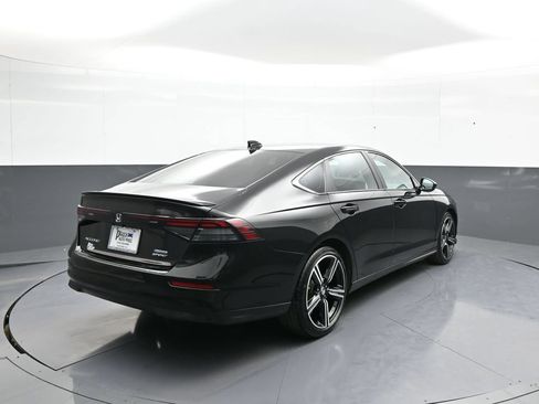 Used 2025 Honda Accord Sport image 6