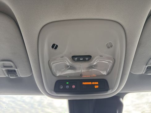 Used 2021 Chevrolet TrailBlazer LT w/ Premium Seating Package image 26