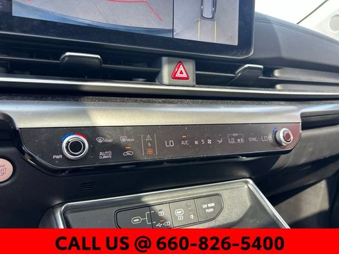Used 2025 Kia Carnival SX w/ SX Dark Edition Package FWD image 15