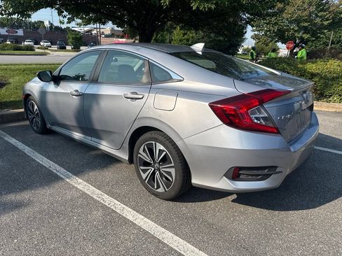 Used 2017 Honda Civic EX-T image 3