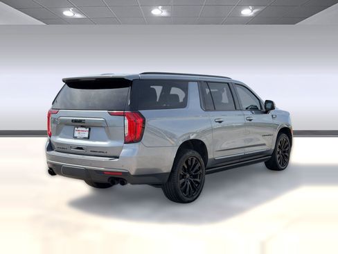 Used 2022 GMC Yukon XL Denali image 9