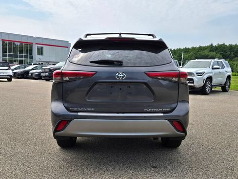 Used 2022 Toyota Highlander Platinum AWD/4WD image 4