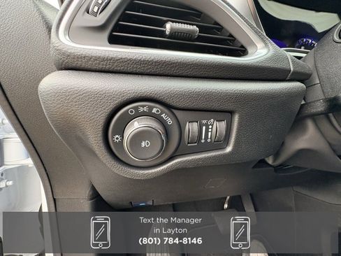 New 2026 Chrysler Pacifica Limited image 15