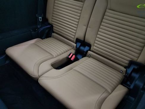 Used 2024 Land Rover Discovery Metropolitan Edition AWD/4WD image 43