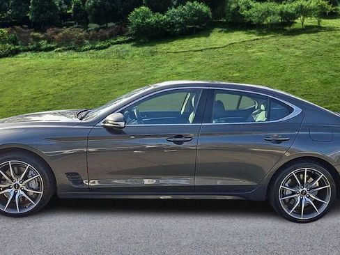 Used 2025 Genesis G70 2.5T image 5