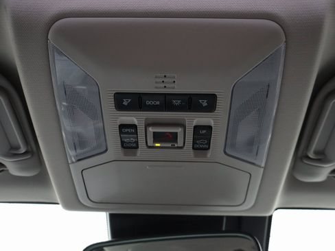 Used 2020 Toyota RAV4 XLE Premium image 16