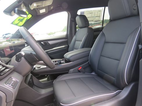 New 2025 Buick Enclave Preferred w/ Power Package image 20