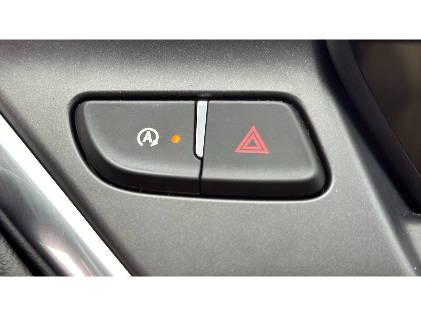 Used 2020 Chevrolet Blazer LT FWD image 23