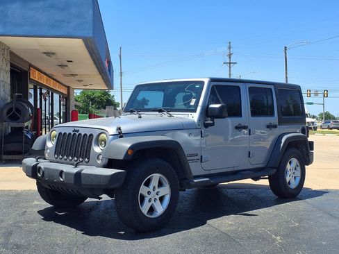 Used 2016 Jeep Wrangler Unlimited Sport w/ Quick Order Package 24S AWD/4WD image 9