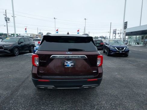 Used 2020 Ford Explorer XLT w/ Equipment Group 202A image 6