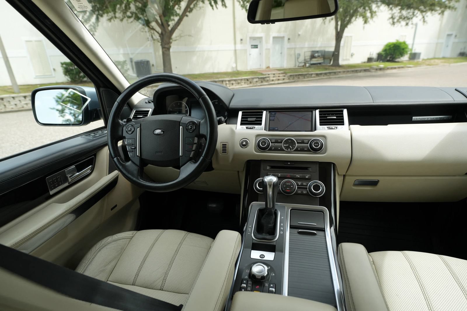 Used 2011 Land Rover Range Rover Sport Supercharged AWD/4WD image 20
