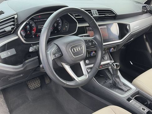 Used 2019 Audi Q3 2.0T Prestige AWD/4WD image 17