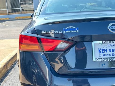 Used 2019 Nissan Altima 2.5 SV FWD image 9