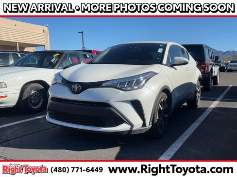 Used 2020 Toyota C-HR XLE image 1