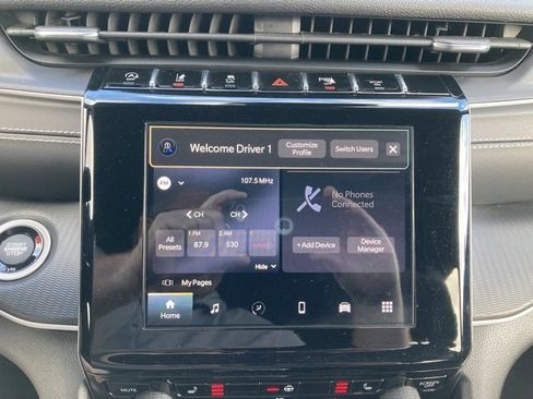 Used 2023 Jeep Grand Cherokee L Laredo image 23