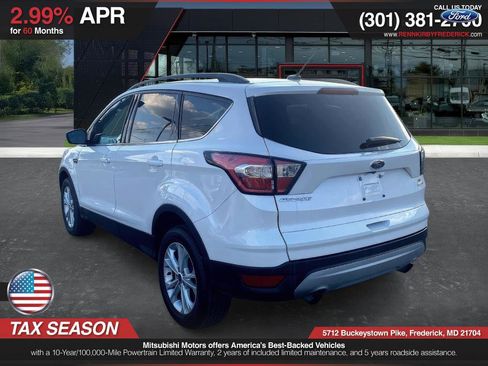 Used 2017 Ford Escape SE w/ Equipment Group 201A image 4