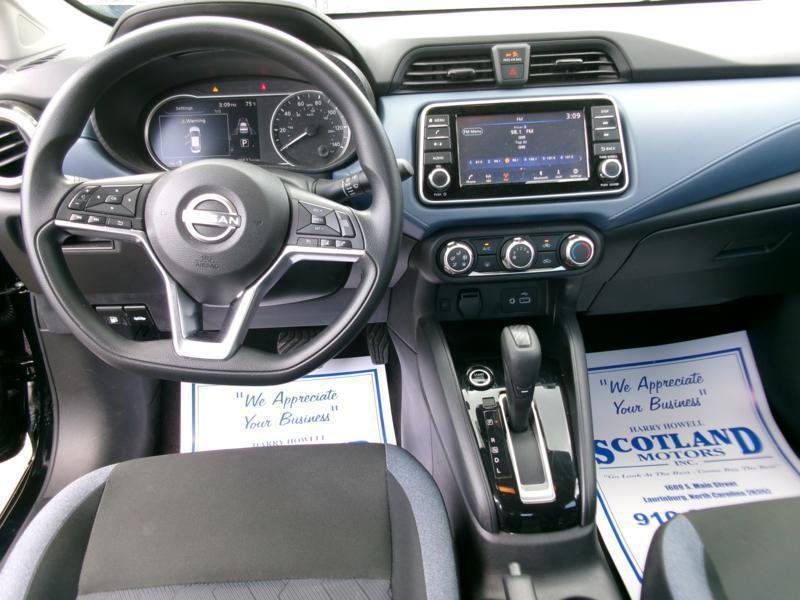 Used 2025 Nissan Versa SV FWD image 11