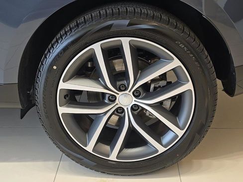 Used 2025 Land Rover Range Rover SE image 6