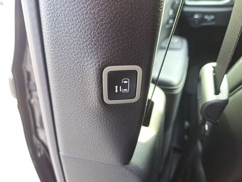 New 2026 Chrysler Pacifica Select FWD image 12