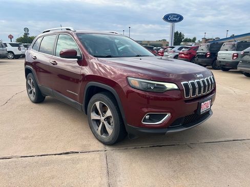 Used 2019 Jeep Cherokee Limited image 11