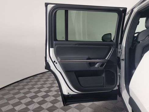 Used 2024 Rivian R1S Adventure AWD/4WD image 17
