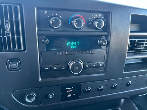 Used 2013 Chevrolet Express 2500 RWD image 28