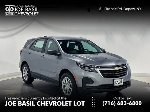 Used 2023 Chevrolet Equinox LS AWD/4WD image 1