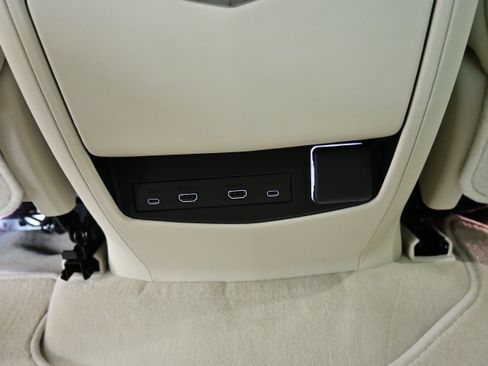 Used 2025 Cadillac Escalade Sport Platinum w/ LPO, ONYX Package image 19