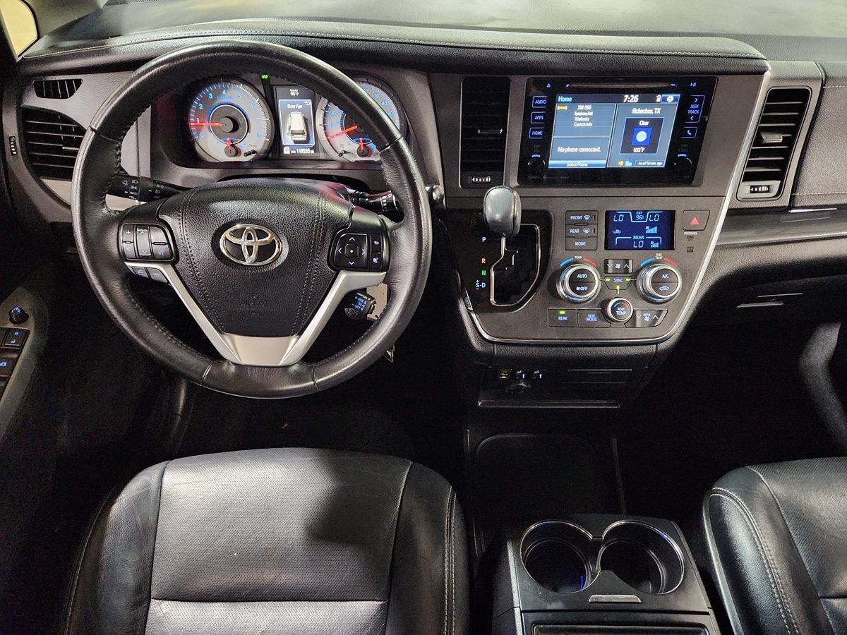 Used 2017 Toyota Sienna SE FWD image 45