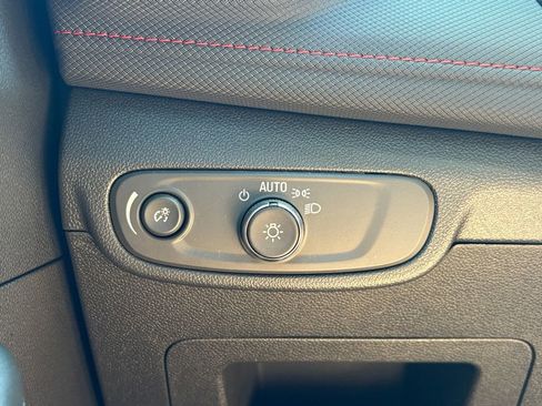 Used 2025 Chevrolet TrailBlazer RS w/ Convenience Package image 3