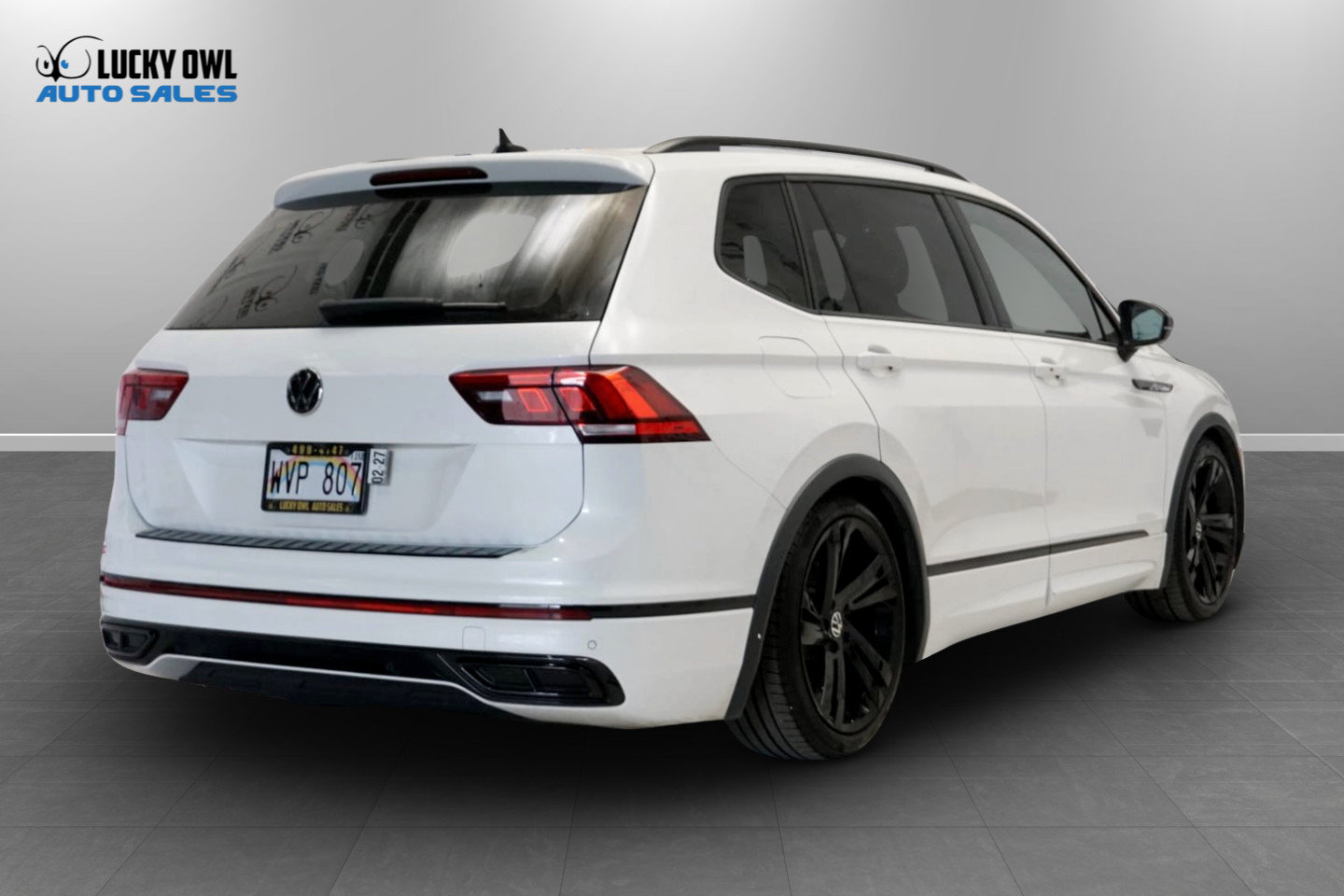 Used 2023 Volkswagen Tiguan SE R-Line FWD image 7