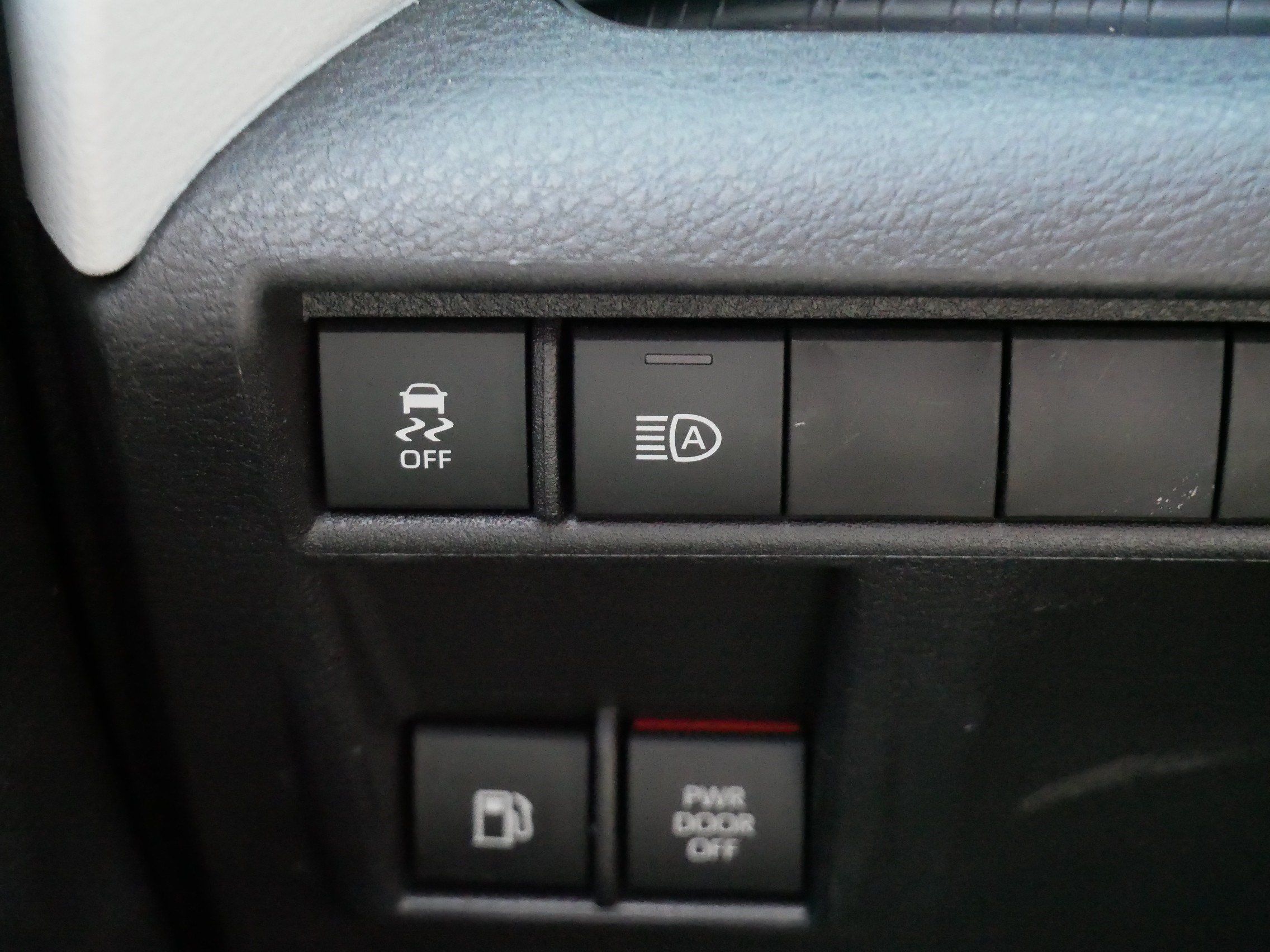 Certified 2026 Toyota Sienna LE FWD image 28