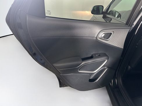 Used 2025 Kia Soul LX w/ LX Technology Package image 26