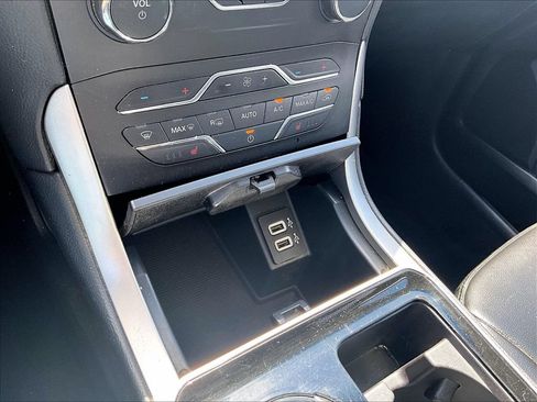 Used 2019 Ford Edge SEL w/ Equipment Group 201A AWD/4WD image 31