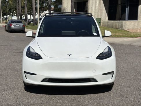 Used 2021 Tesla Model Y Long Range image 2