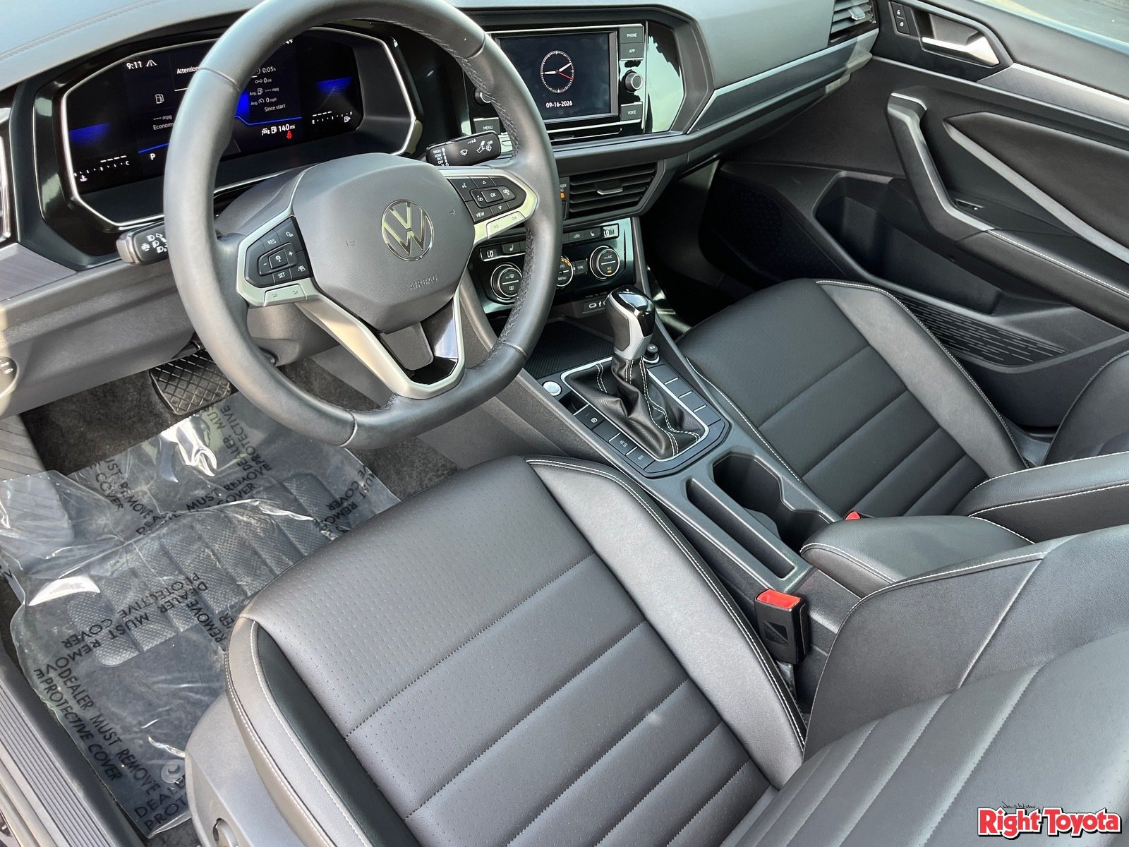 Used 2024 Volkswagen Jetta SE w/ Panoramic Sunroof Package FWD image 19