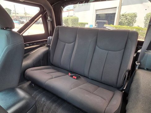 Used 2018 Jeep Wrangler Sport AWD/4WD image 10