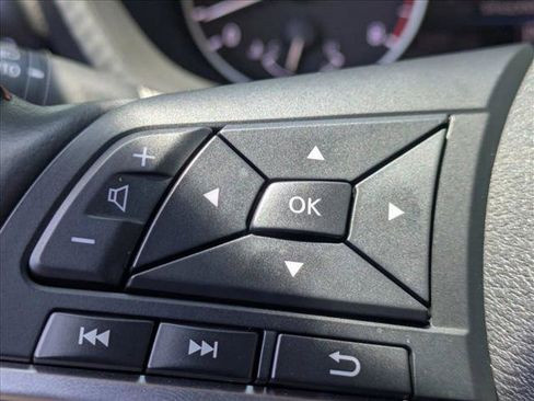 Used 2025 Nissan Sentra SR w/ SR Premium Package FWD image 13