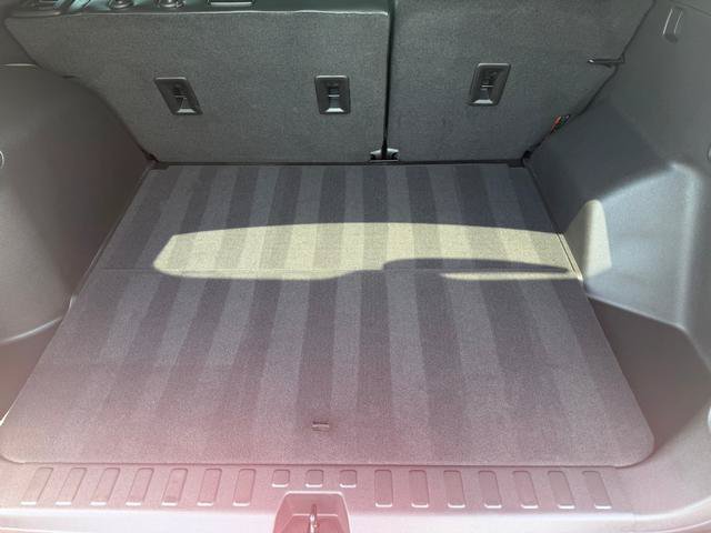 Used 2020 Chevrolet Equinox Premier w/ LPO, Floor Liner Package AWD/4WD image 14