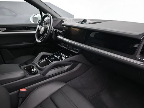Certified 2026 Porsche Cayenne AWD/4WD image 14