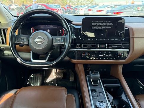 Certified 2022 Nissan Pathfinder Platinum w/ Cargo Package image 11