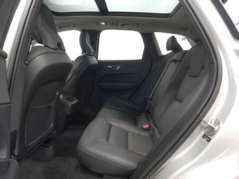 Used 2023 Volvo XC60 B5 Plus AWD/4WD image 5