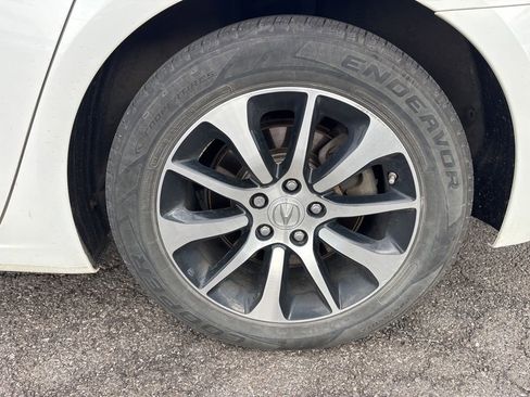 Used 2017 Acura TLX FWD image 5