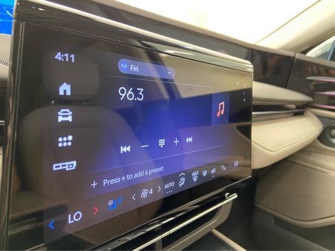 Used 2024 Lincoln Nautilus Reserve w/ Equipment Group 202A image 33