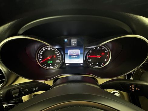 Used 2018 Mercedes-Benz GLC 300 4MATIC image 18