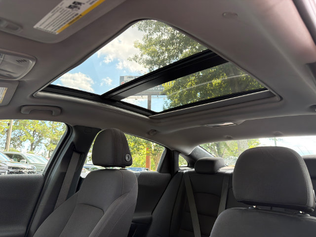 Used 2022 Chevrolet Malibu LT FWD image 32